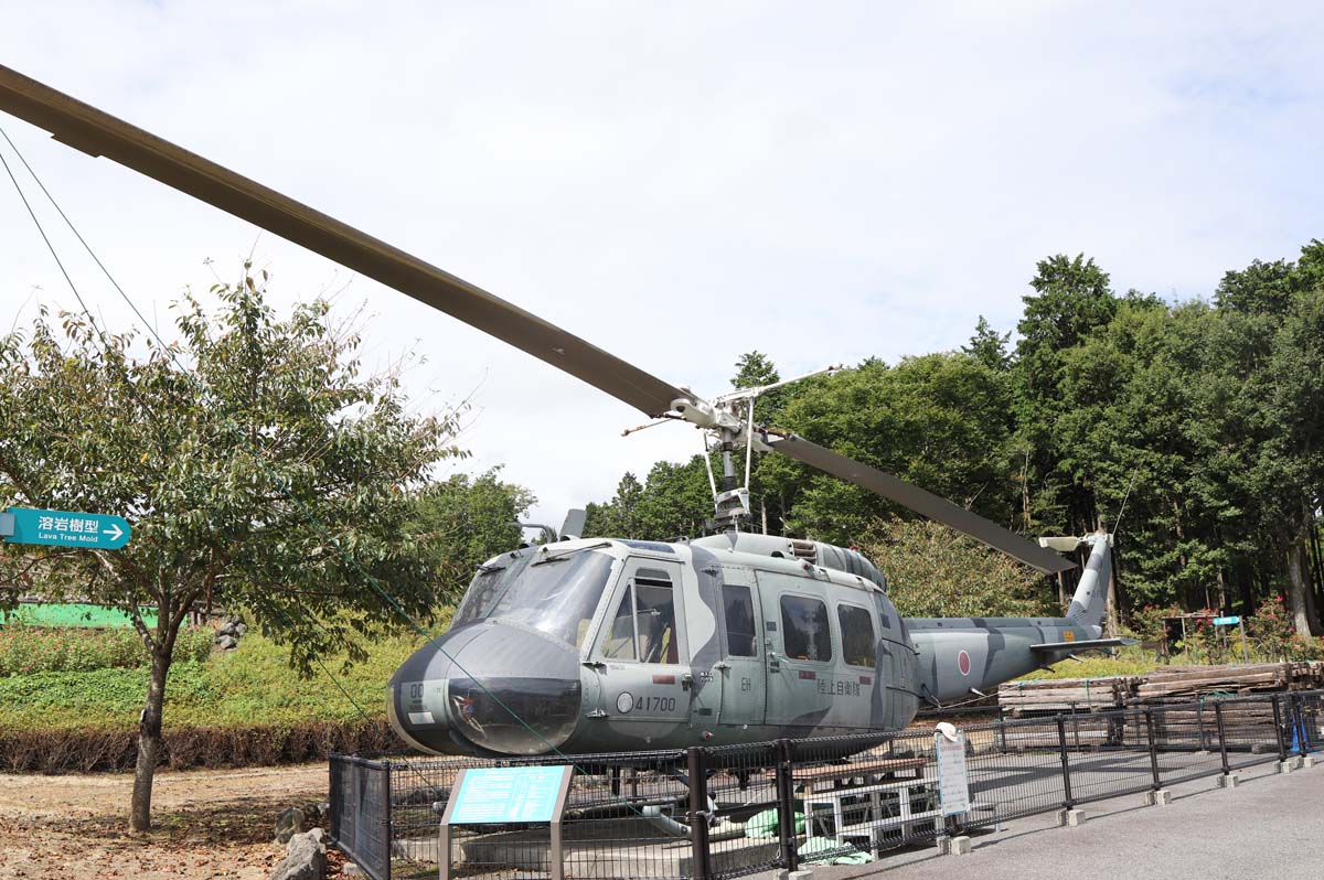 自衛隊のヘリコプターの展示