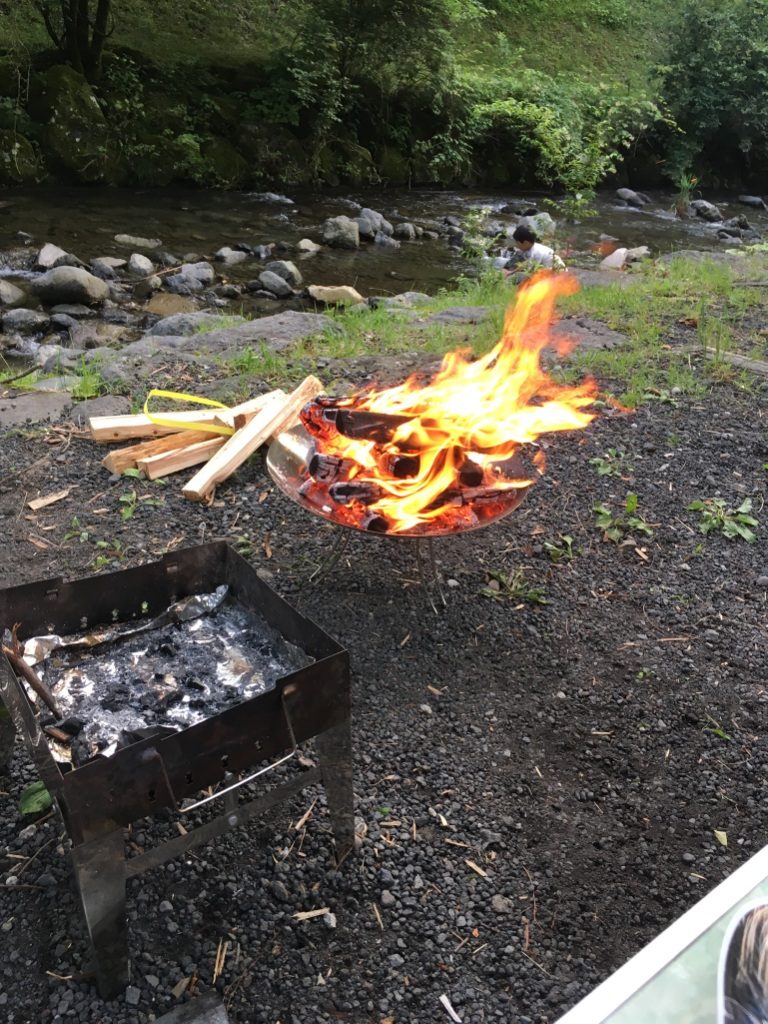 天子の森オートキャンプ場での焚火