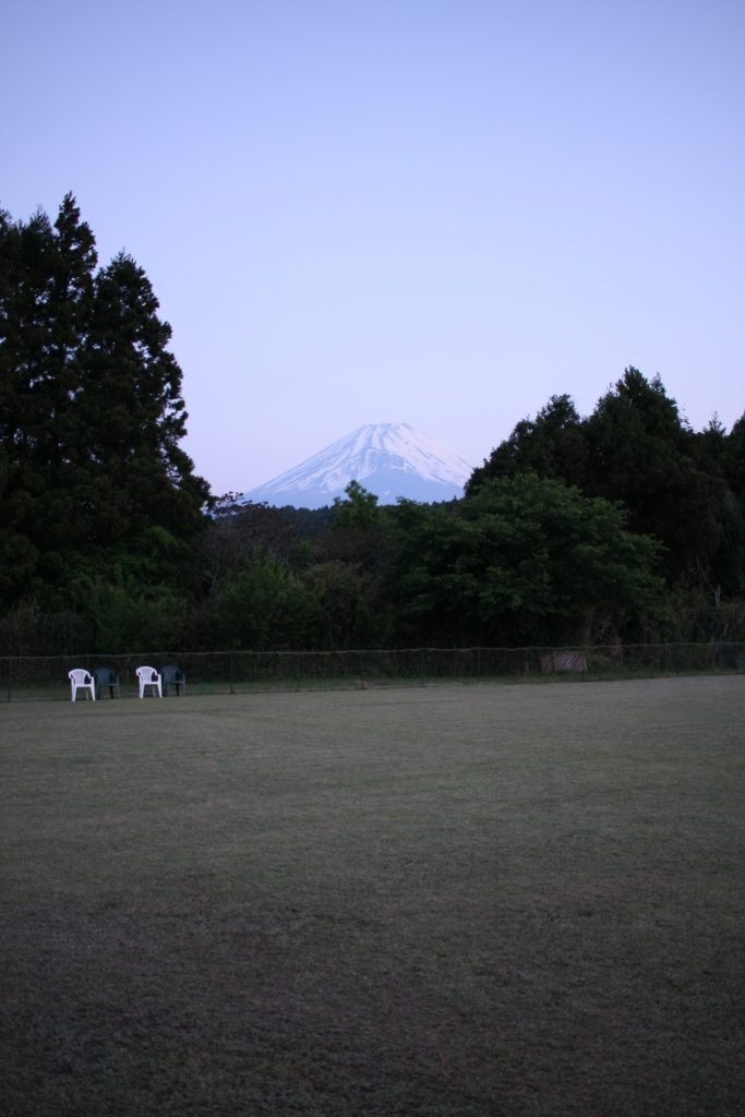 ドッグランとその先に見える富士山